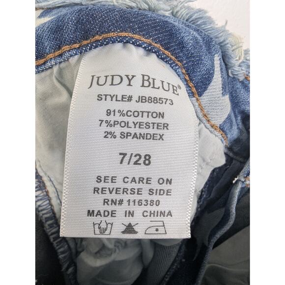 Judy Blue Star Print High Rise Cropped Straight Leg Jean - Picture 8 of 8